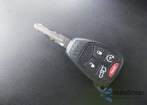 2011 Chrysler 200 Limited z USA, uszkodzony, nr VIN 1C3BC2FB8BN525449